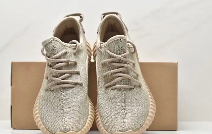 hype Adidas Yeezy Boost