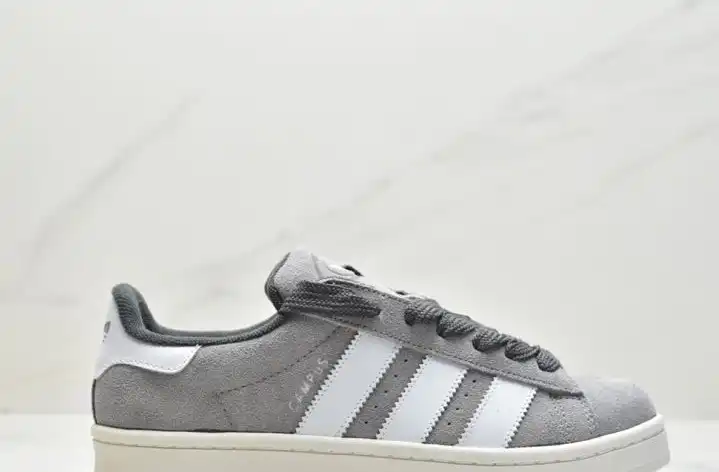 hype Adidas Sneakers