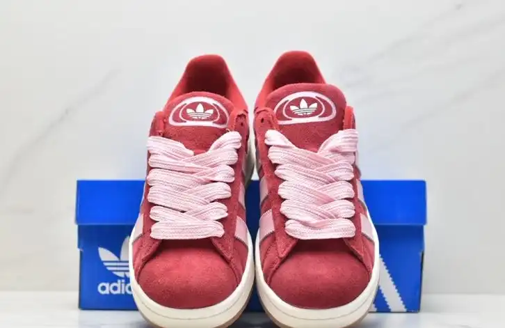 hype Adidas Sneakers