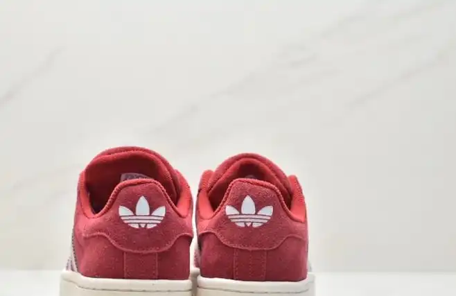 hype Adidas Sneakers