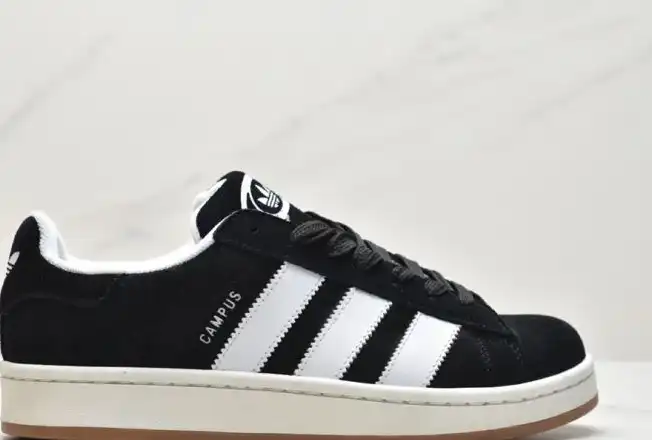 hype Adidas Sneakers