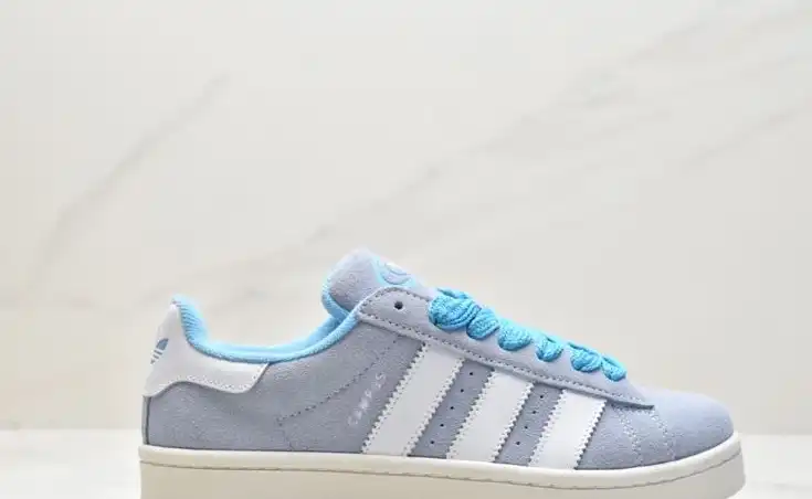 hype Adidas Sneakers