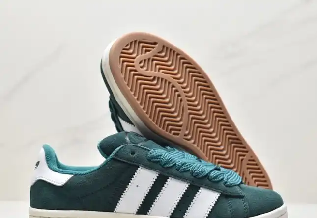 hype Adidas Sneakers