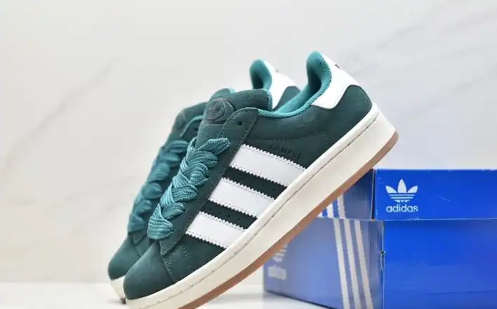 hype Adidas Sneakers