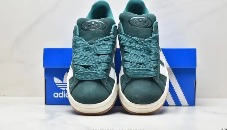 hype Adidas Sneakers