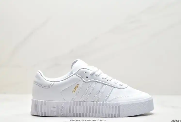 hype Adidas Sneakers