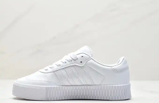 hype Adidas Sneakers