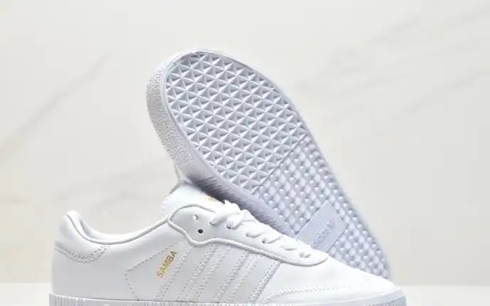 hype Adidas Sneakers