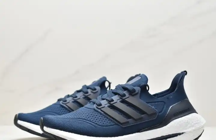 hype Adidas Sneakers