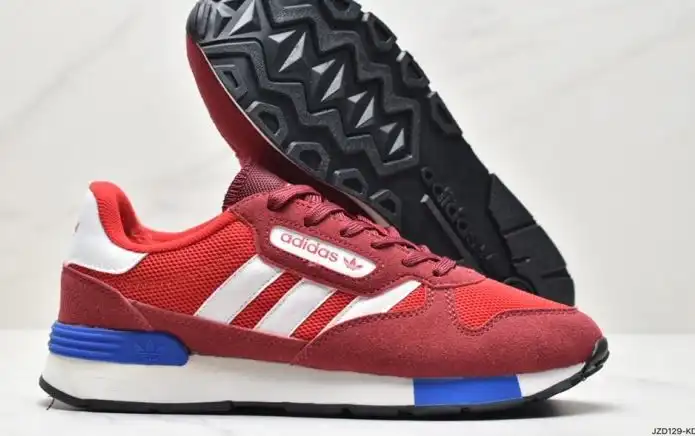 hype Adidas Sneakers