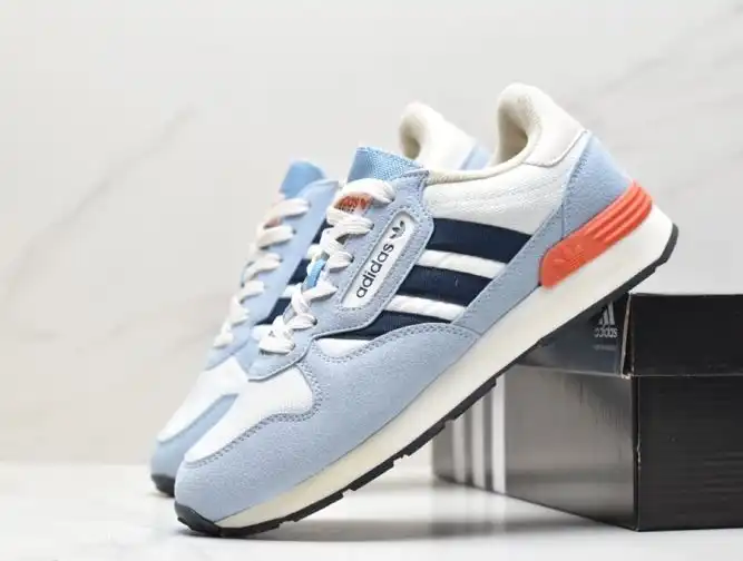 hype Adidas Sneakers