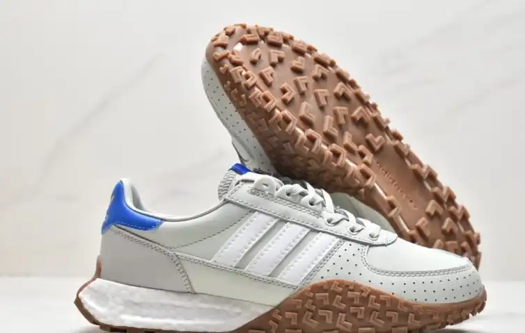 hype Adidas Sneakers