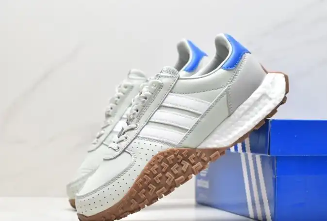 hype Adidas Sneakers