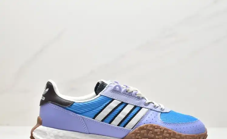 hype Adidas Sneakers