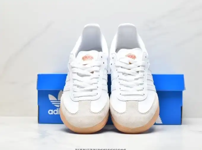 hype Adidas Sneakers