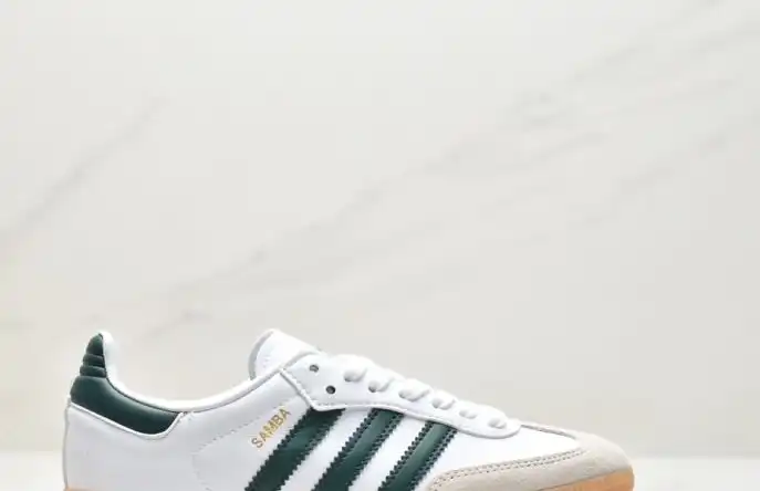 hype Adidas Sneakers