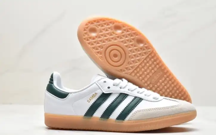 hype Adidas Sneakers