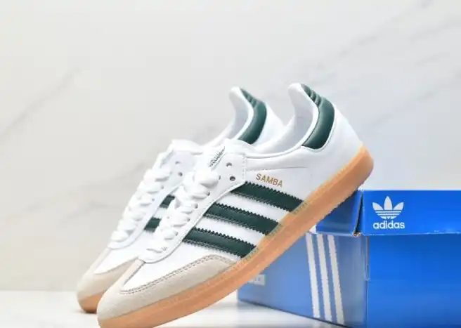 hype Adidas Sneakers