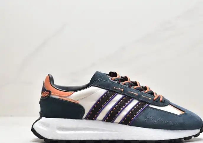 hype Adidas Sneakers