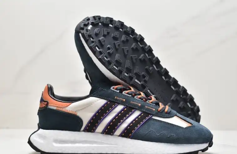 hype Adidas Sneakers