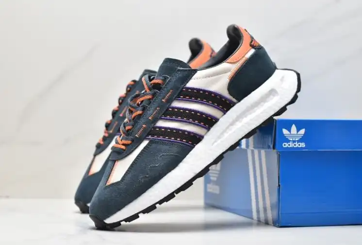 hype Adidas Sneakers