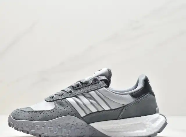 hype Adidas Sneakers