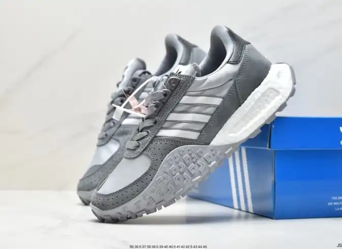 hype Adidas Sneakers