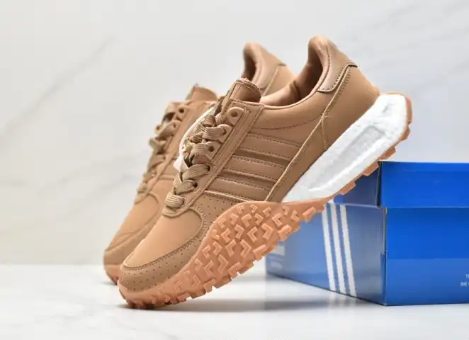 hype Adidas Sneakers