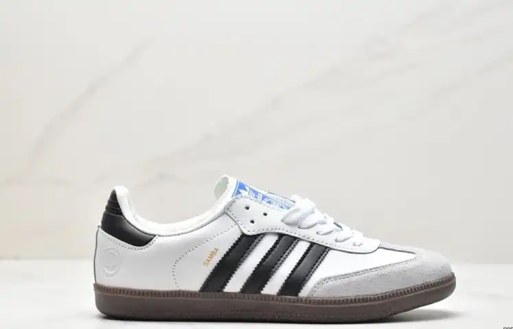 hype Adidas Sneakers