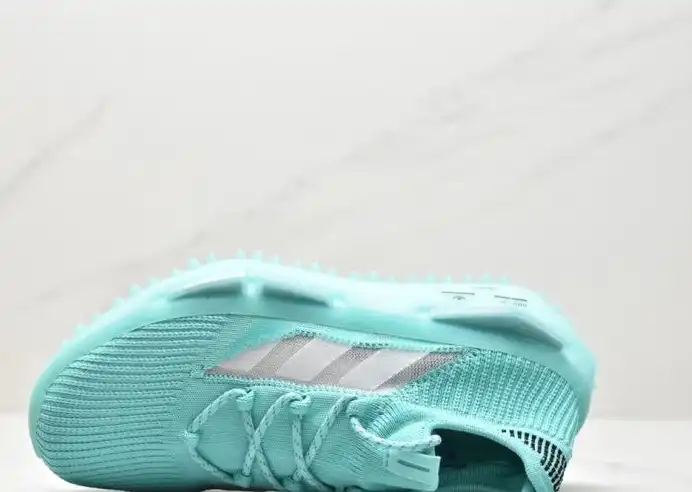 hype Adidas Sneakers