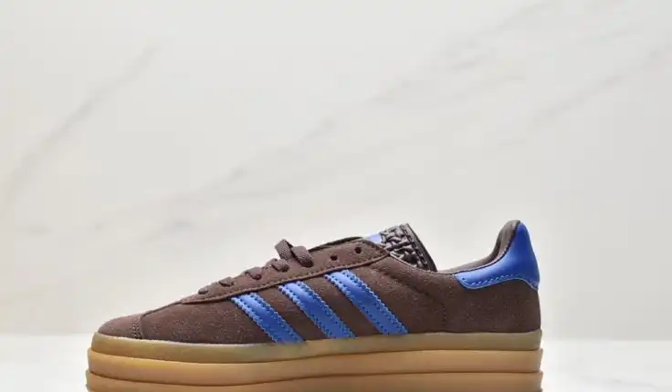 hype Adidas Sneakers