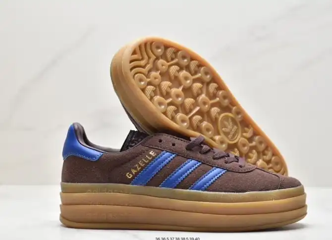 hype Adidas Sneakers