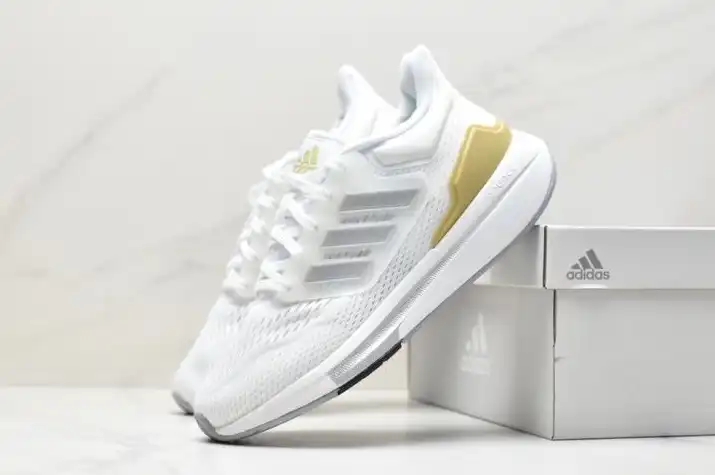 hype Adidas Sneakers