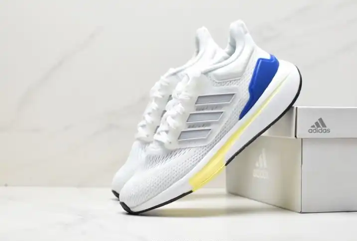 hype Adidas Sneakers