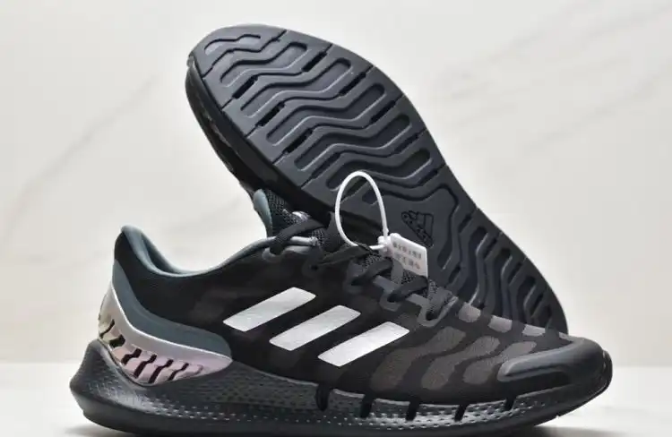 hype Adidas Sneakers