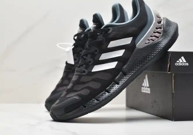 hype Adidas Sneakers