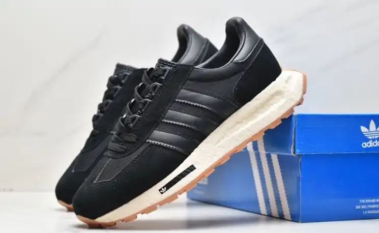 hype Adidas Sneakers