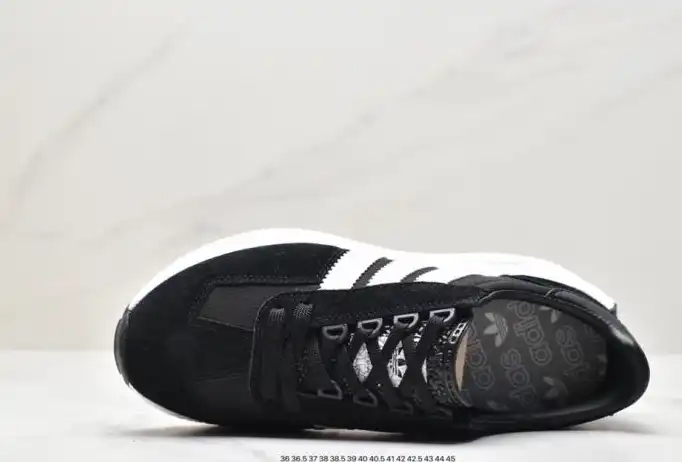 hype Adidas Sneakers