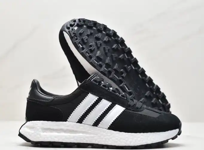 hype Adidas Sneakers