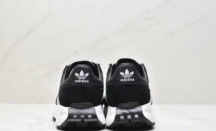 hype Adidas Sneakers