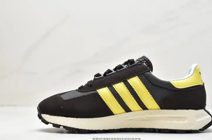 hype Adidas Sneakers