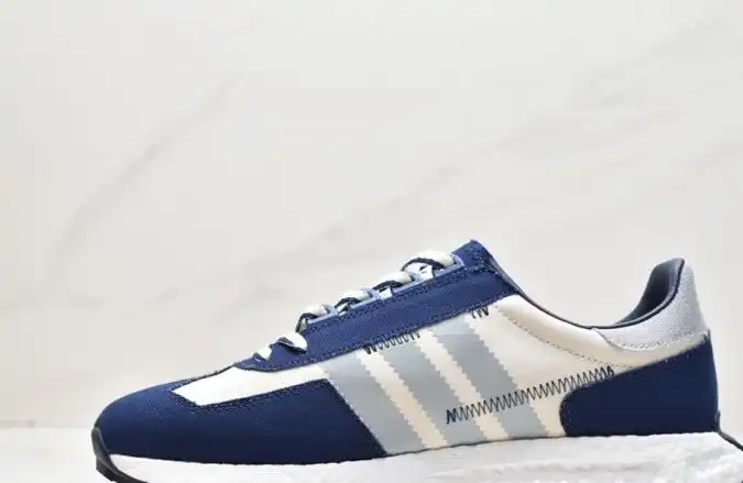 hype Adidas Sneakers