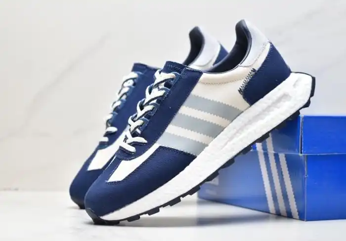 hype Adidas Sneakers