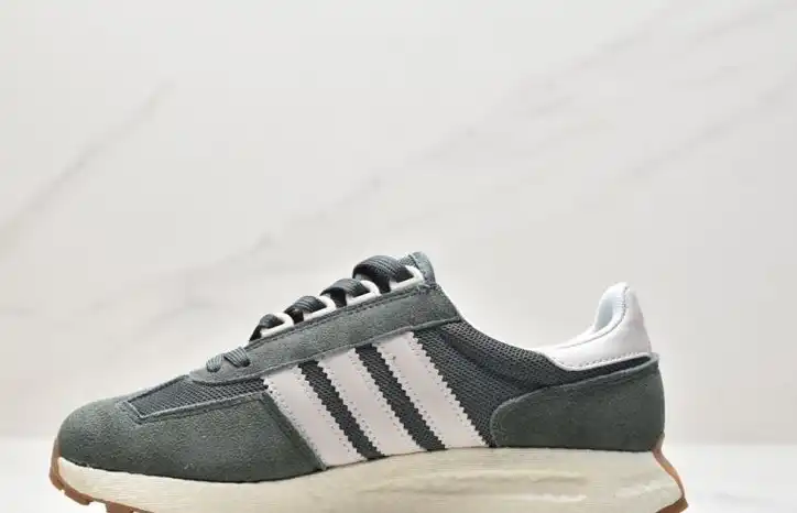 hype Adidas Sneakers