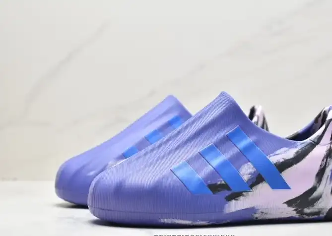 hype Adidas Sneakers