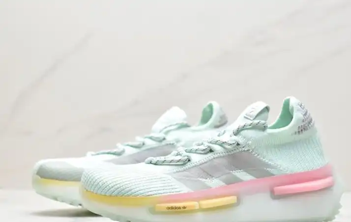 hype Adidas Sneakers