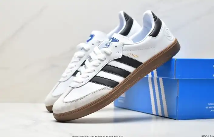 hype Adidas Sneakers