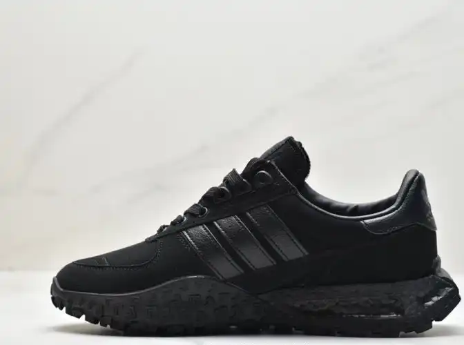 hype Adidas Sneakers