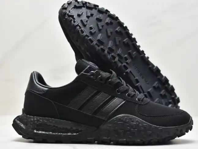 hype Adidas Sneakers