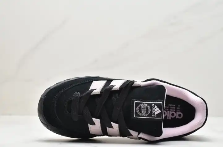 hype Adidas Sneakers